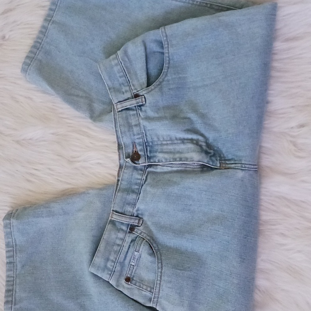 Lee  Light Wash Blue Capris